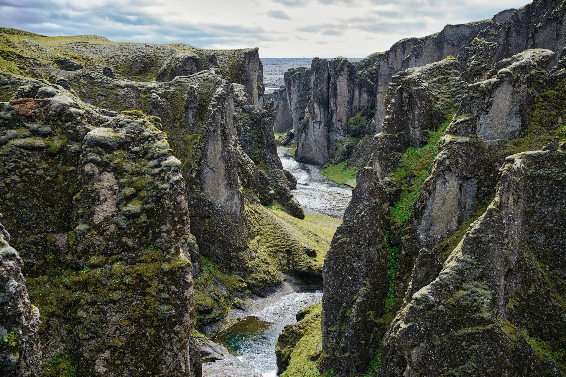 Fjaðrárgljúfur Kanyonu